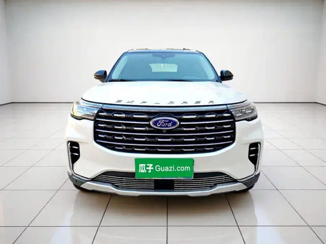 Ford Explorer — Фото автомобиля 23