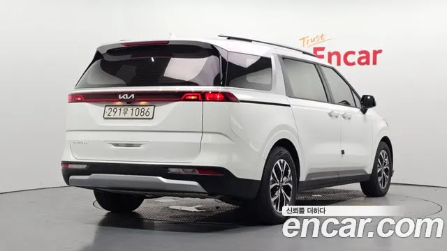 Kia Carnival Generation 4 — Фото автомобиля 2