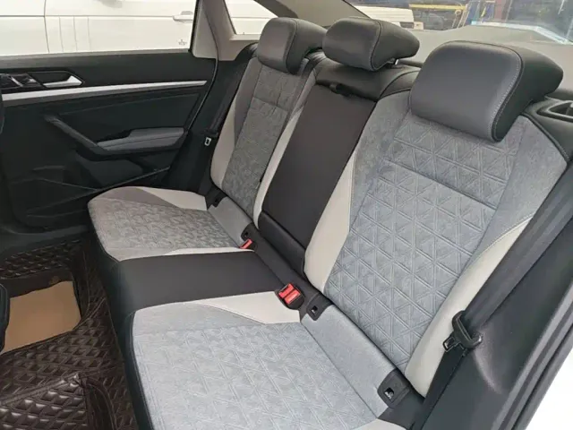 Volkswagen Lavida — Фото автомобиля 16