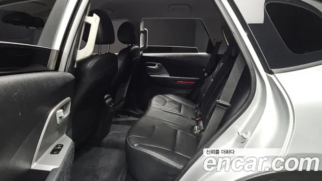 Kia Niro — Фото автомобиля 17