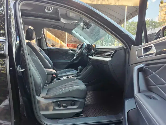 Volkswagen Tiguan L — Фото автомобиля 19