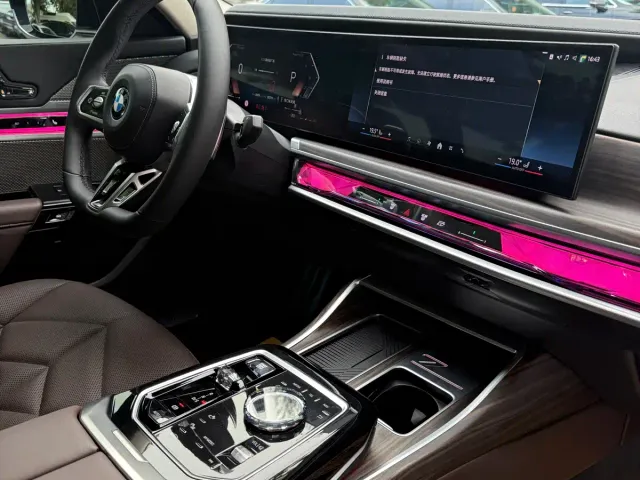 BMW 7 Series — Фото автомобиля 16