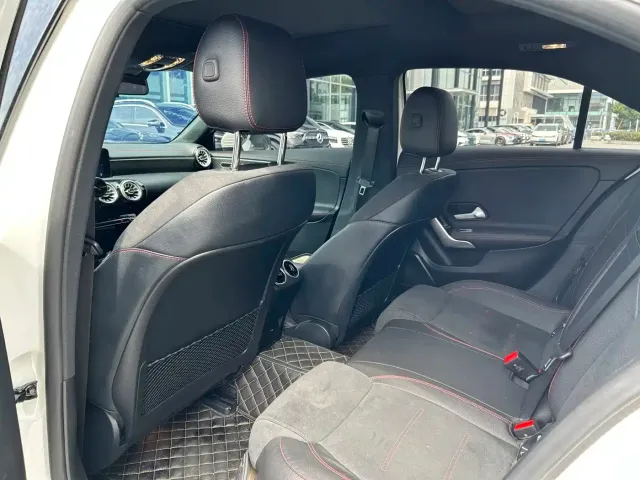Mercedes-Benz A-Class — Фото автомобиля 12