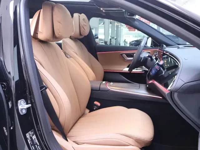 Mercedes-Benz E-Class — Фото автомобиля 21