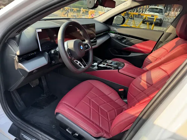 BMW 5 Series — Фото автомобиля 13