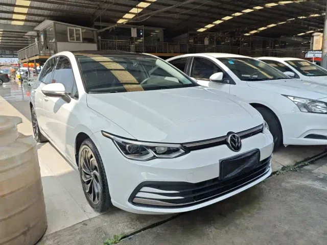 Volkswagen Golf — Фото автомобиля 21