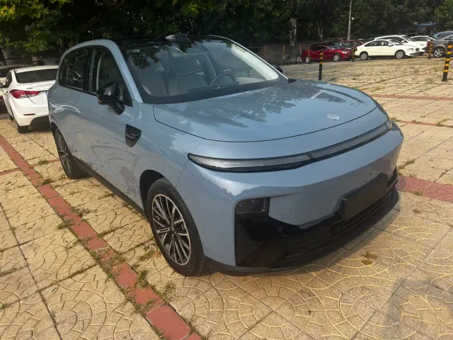 Leapmotor B10 — Фото автомобиля 3