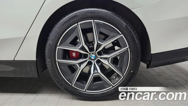 BMW 5-Series — Фото автомобиля 5