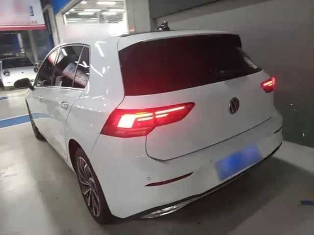 Volkswagen Golf — Фото автомобиля 4