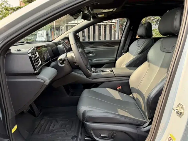 BYD Qin L — Фото автомобиля 5