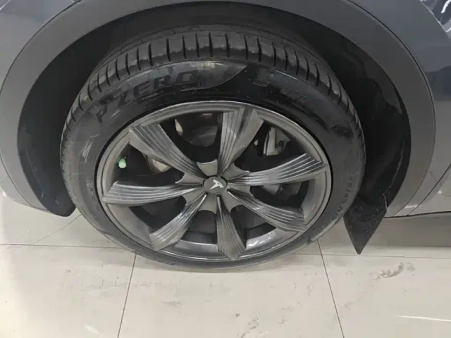 Tesla Model Y — Фото автомобиля 22