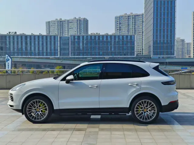 Porsche Cayenne — Фото автомобиля 4