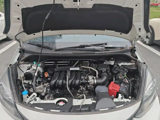 Honda Fit — Фото автомобиля 10