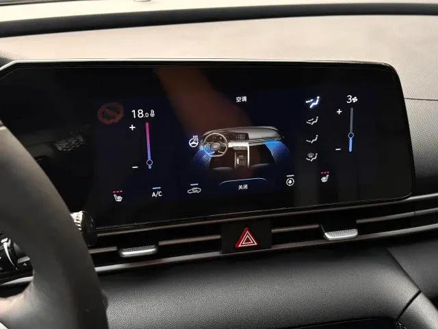 Hyundai Elantra — Фото автомобиля 9