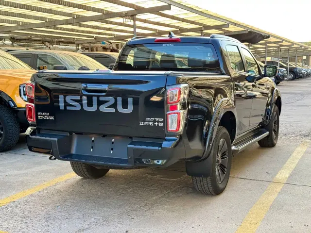 Isuzu D-MAX — Фото автомобиля 4