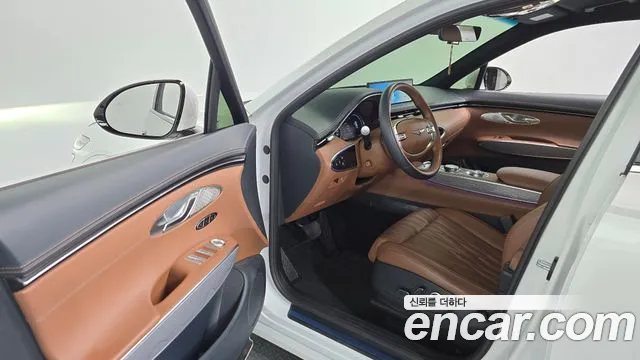 Genesis GV70 — Фото автомобиля 10