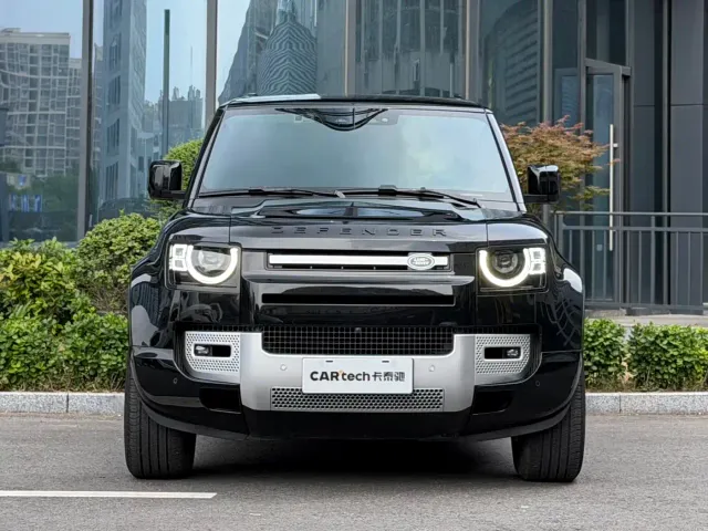 Land Rover Defender — Фото автомобиля 2
