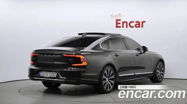 Volvo S90 — Фото автомобиля 2
