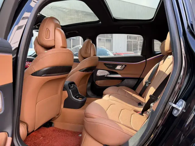 Mercedes-Benz E-Class — Фото автомобиля 6