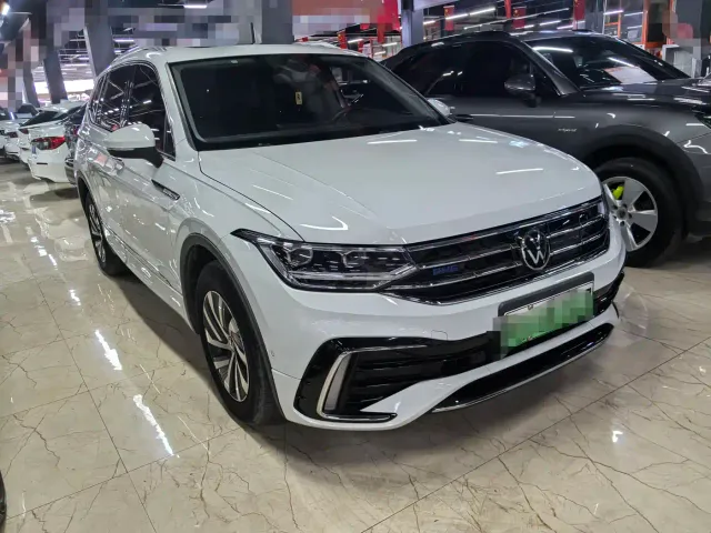 Volkswagen Tiguan L PHEV — Фото автомобиля 3
