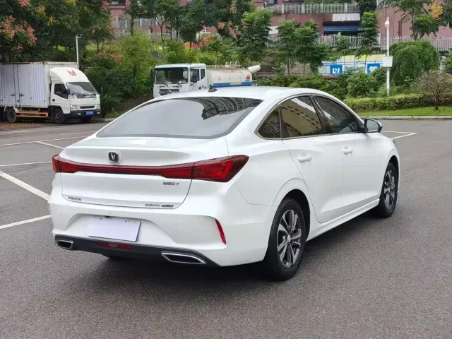 Changan Eado — Фото автомобиля 9
