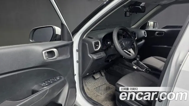 Hyundai Venue — Фото автомобиля 10