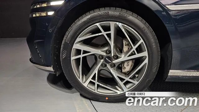Genesis G90 Бензин 3.5 турбо AWD — Фото автомобиля 5