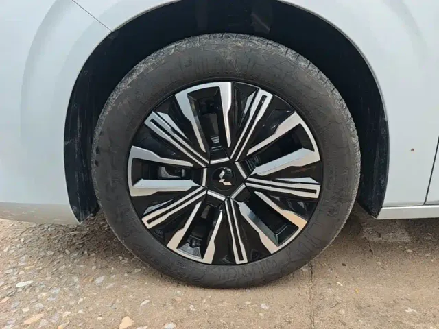 Wuling Starlight 730 — Фото автомобиля 22