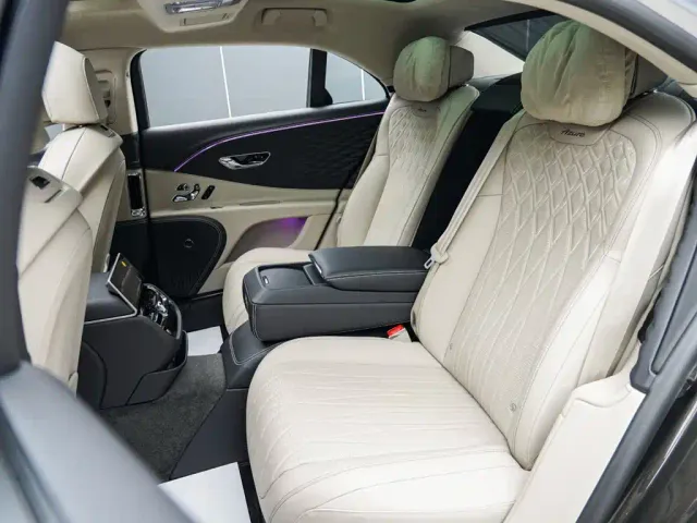Bentley Flying Spur — Фото автомобиля 13