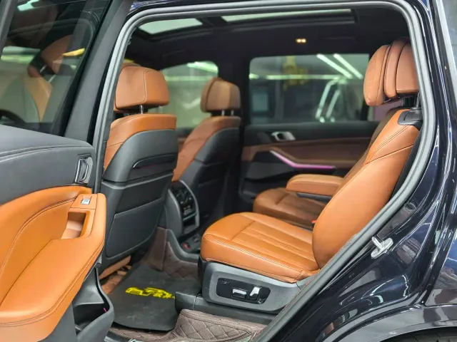 BMW X7 — Фото автомобиля 11