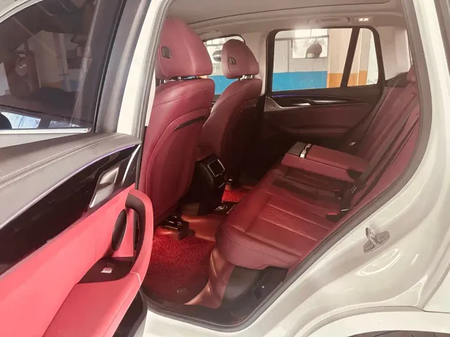 BMW iX3 — Фото автомобиля 8
