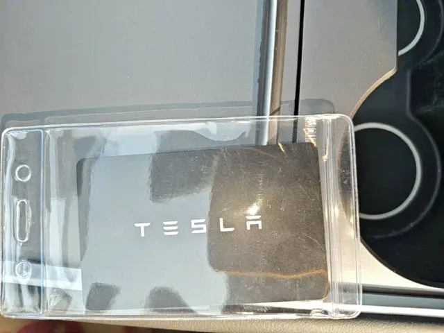 Tesla Model Y — Фото автомобиля 8