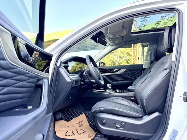 Hongqi Hongqi HS5 2022 2.0T Smart Connect Premium Edition — Фото автомобиля 4
