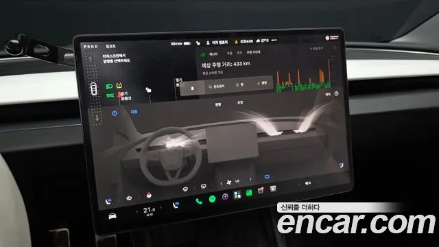 Tesla Model 3 — Фото автомобиля 15