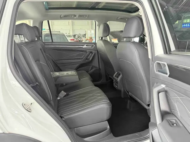 Volkswagen Tiguan L — Фото автомобиля 17