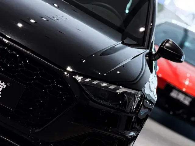 Audi RS 4 — Фото автомобиля 3