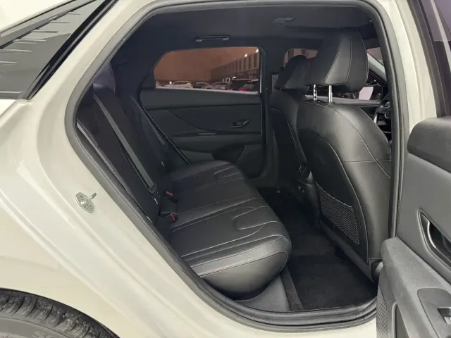 Hyundai Elantra — Фото автомобиля 21