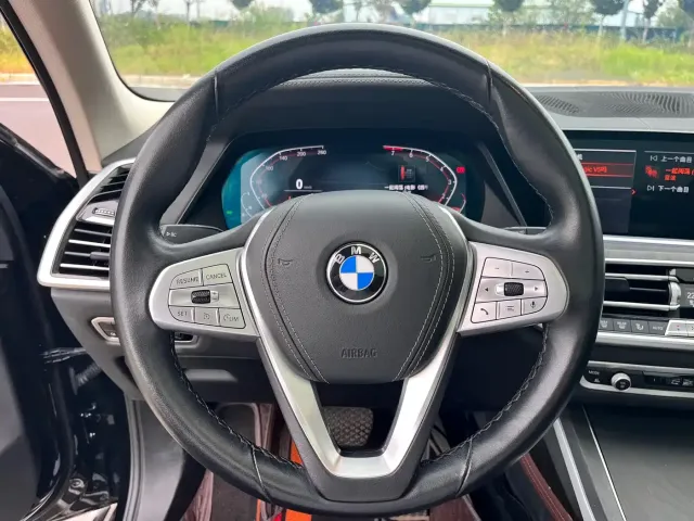 BMW X7 — Фото автомобиля 14