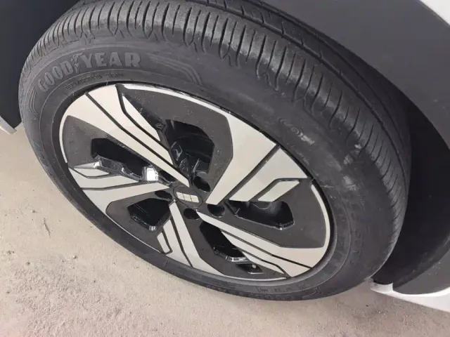 Geely Galaxy E5 — Фото автомобиля 6