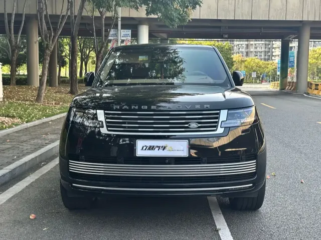 Land Rover Range Rover 2024 3.0 L6 400PS SV Honor Genesis Extended — Фото автомобиля 2