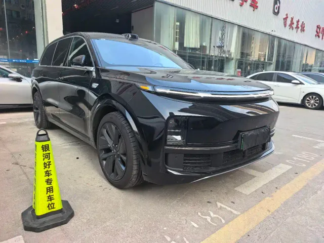 Li Auto L9 — Фото автомобиля 3