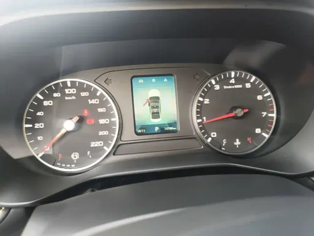 Roewe i5 — Фото автомобиля 11
