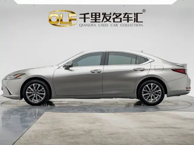 Lexus ES — Фото автомобиля 7