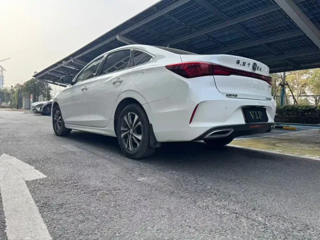 Changan Eado — Фото автомобиля 7