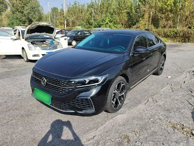 Фотография автомобиля — Volkswagen Passat