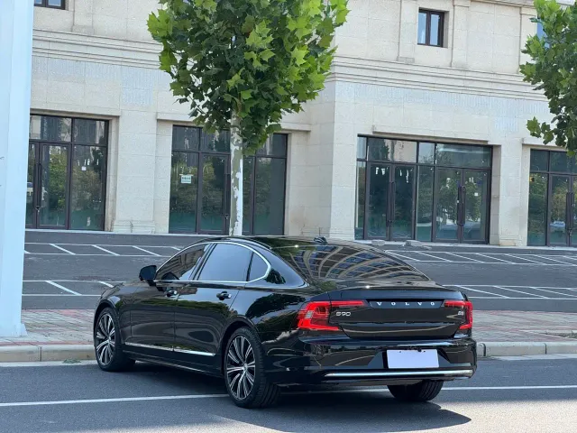 Volvo S90 — Фото автомобиля 14
