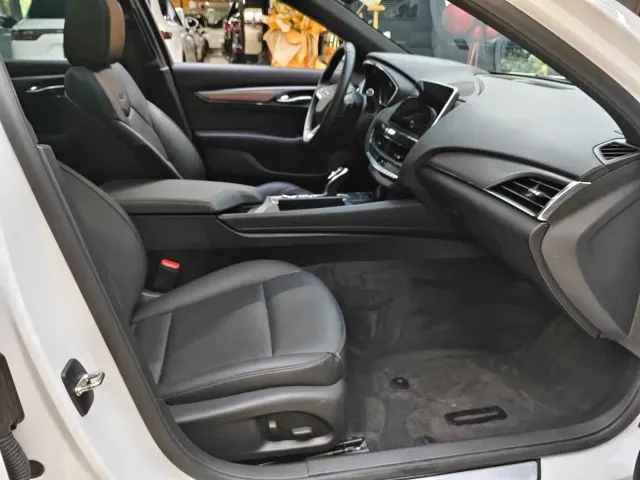 Cadillac CT5 — Фото автомобиля 9
