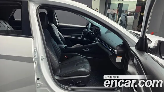 Hyundai Avante CN7 — Фото автомобиля 11