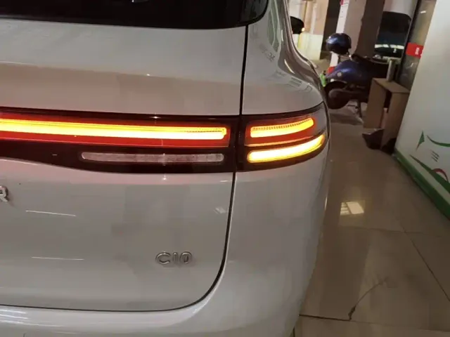 Leapmotor C10 — Фото автомобиля 7