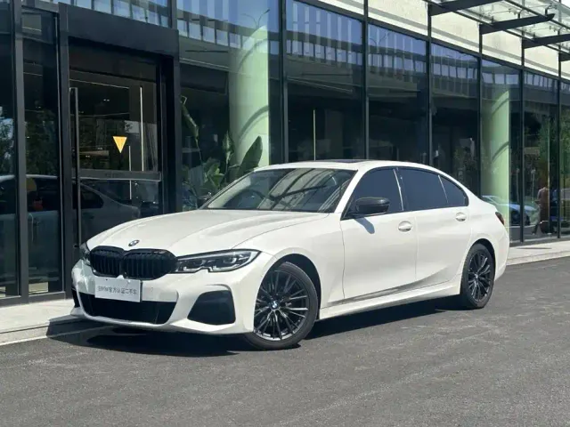 Фотография автомобиля — BMW 3 Series